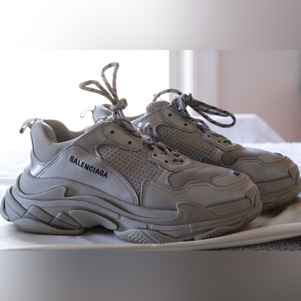 Balenciaga Silver Sneakers - Picture 4 of 10